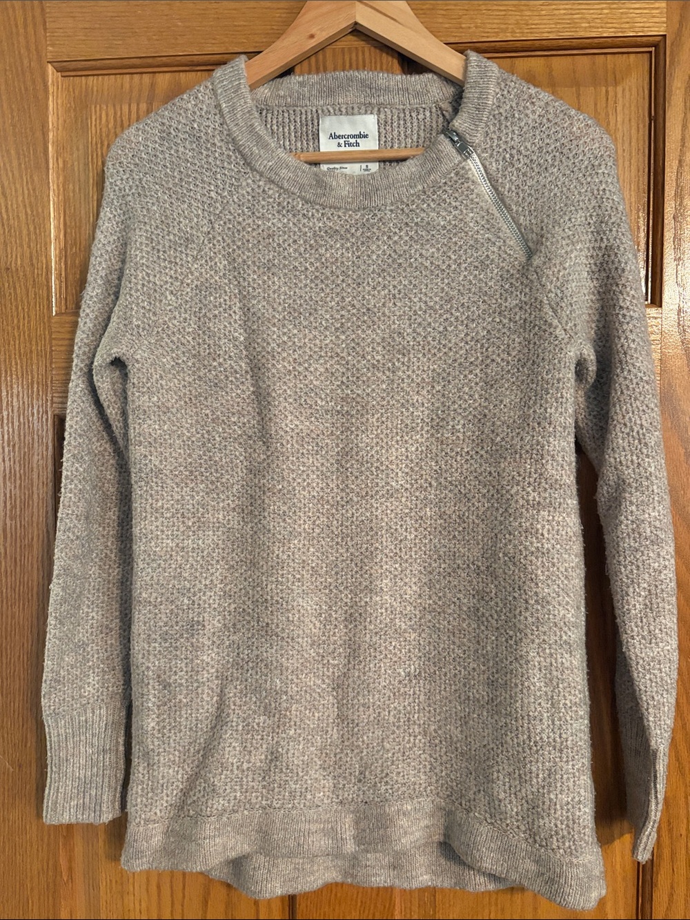 Abercrombie & Fitch Men’s Heather Taupe Crewneck Zip-Shoulder Sweater